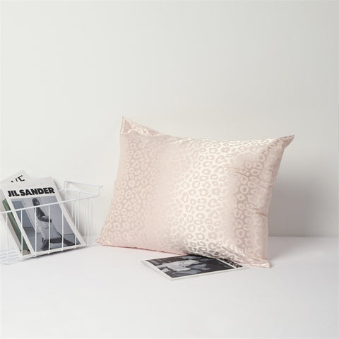 Hatmeo Silky pillowcase